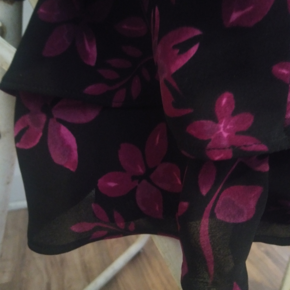 Parker black dark purple floral mock neck bell sleves - Picture 6 of 16